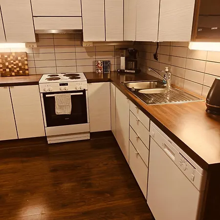 Arctic Hideout רובניימי